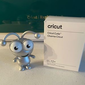 Cricut Cutie - Silver Shimmer
